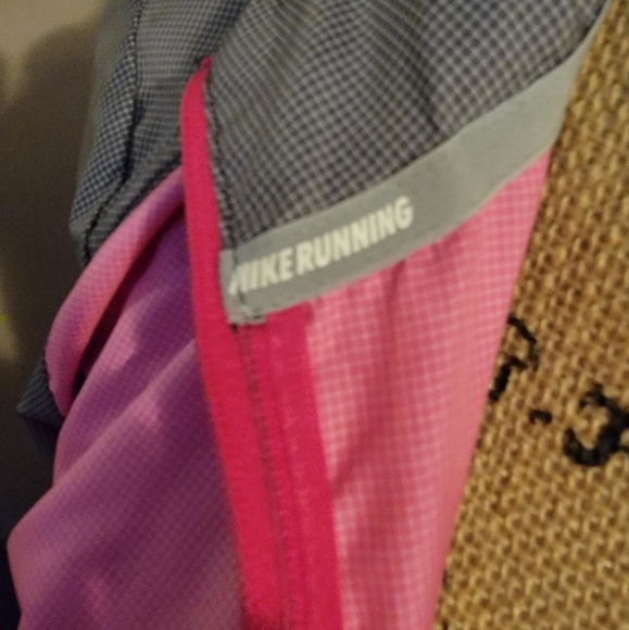 Nike Running Windbreaker - Picture 7 of 10